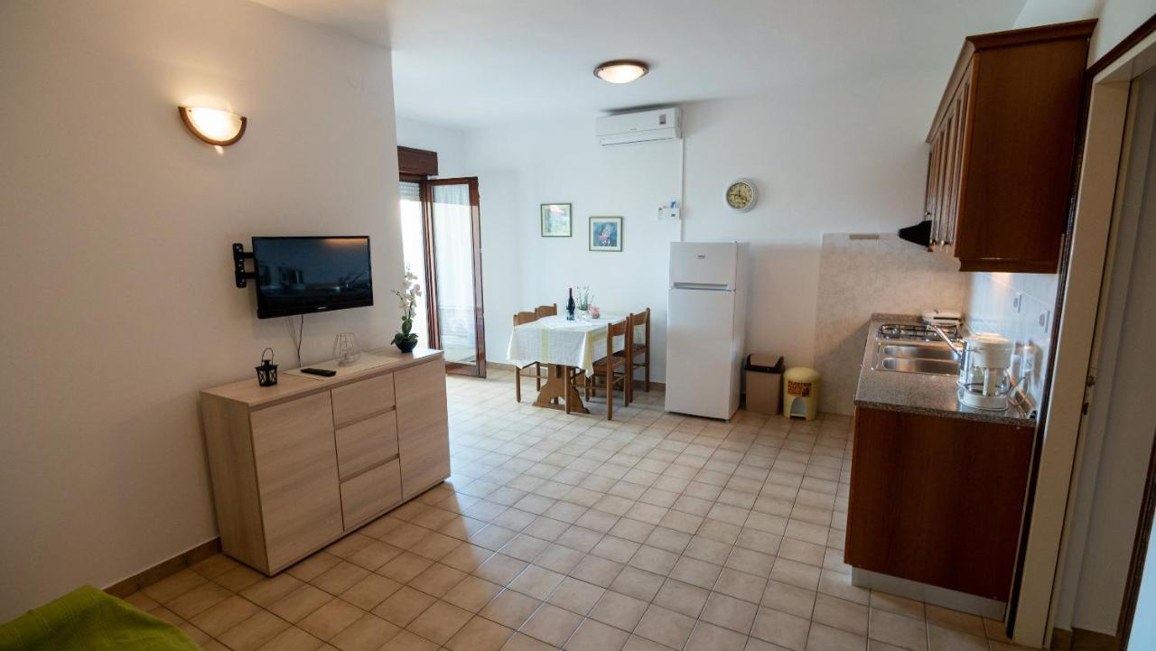 Apartments Dokovic Barbat na Rabu Eksteriør billede