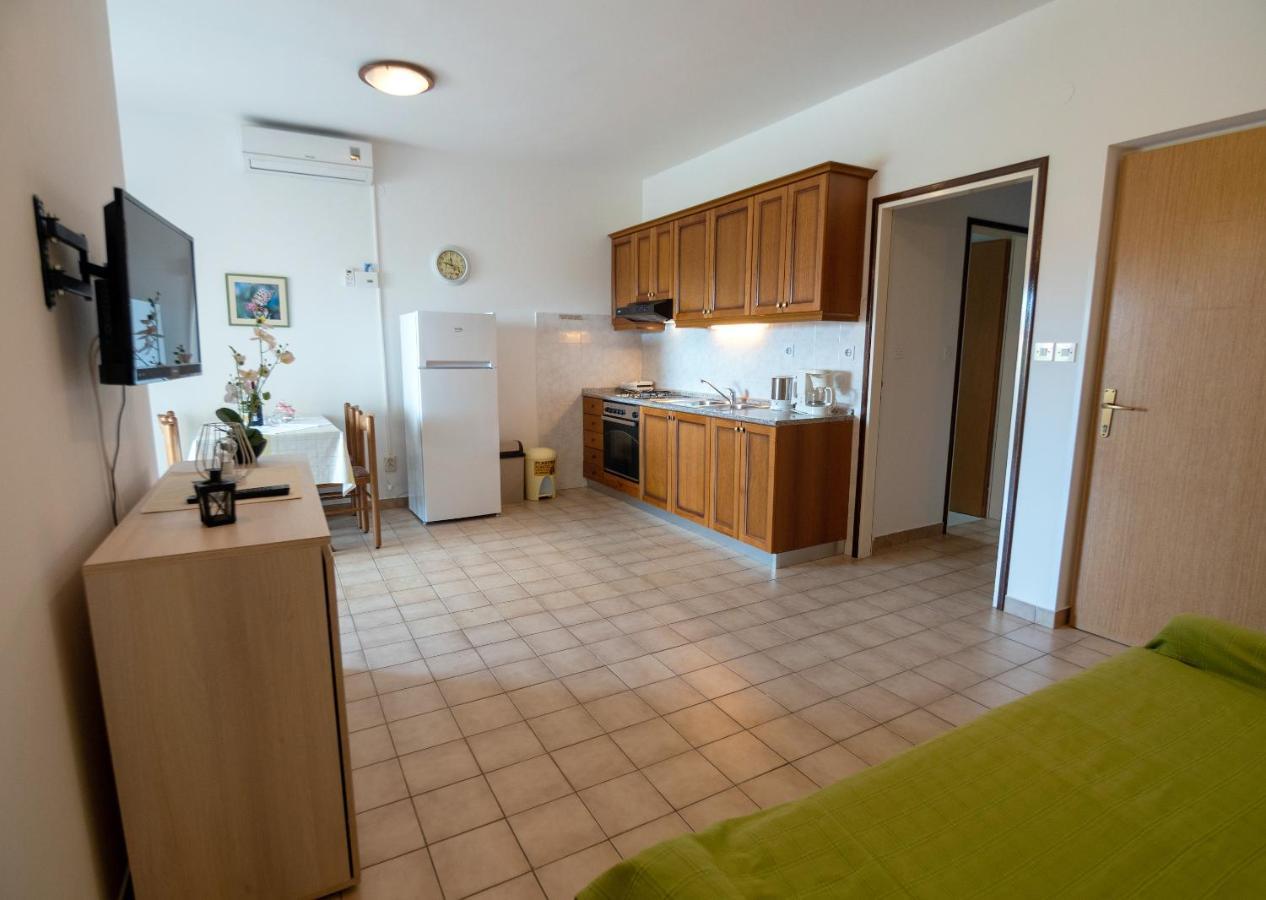 Apartments Dokovic Barbat na Rabu Eksteriør billede