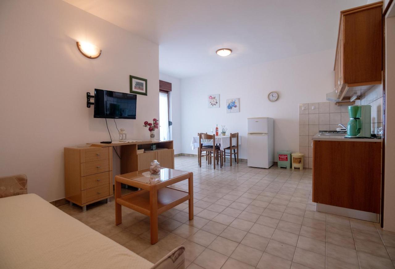 Apartments Dokovic Barbat na Rabu Eksteriør billede